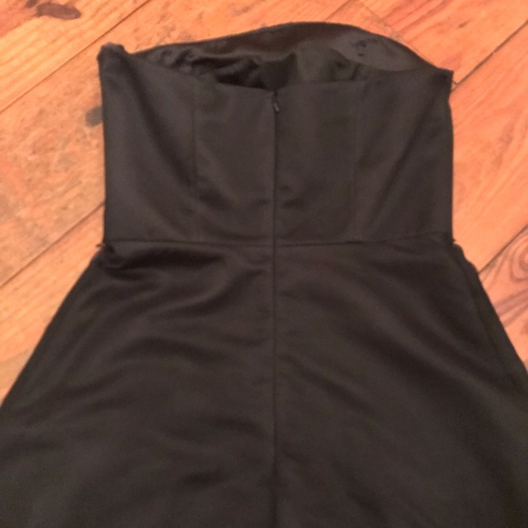 🥂 Bill Levkoff Beaded Strapless Evening Gown - Picture 4 of 8